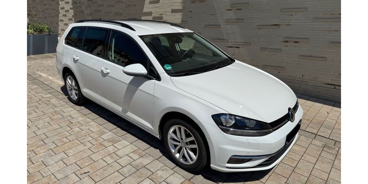 VW Golf 102.300 km 12.700 &euro; Stuttgart 70499