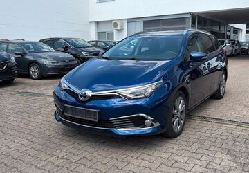 Toyota Auris Touring Sports 101.487 km 13.995 &euro; Stuttgart 70597