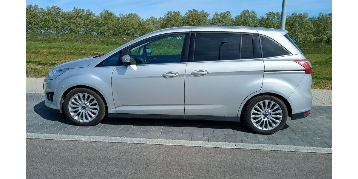 Ford Grand C-Max 65.600 km 8.800 &euro; Fellbach 70736
