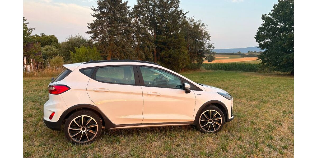 Ford Fiesta 25.000 km 16.600 &euro; ALBERSHAUSEN 73095