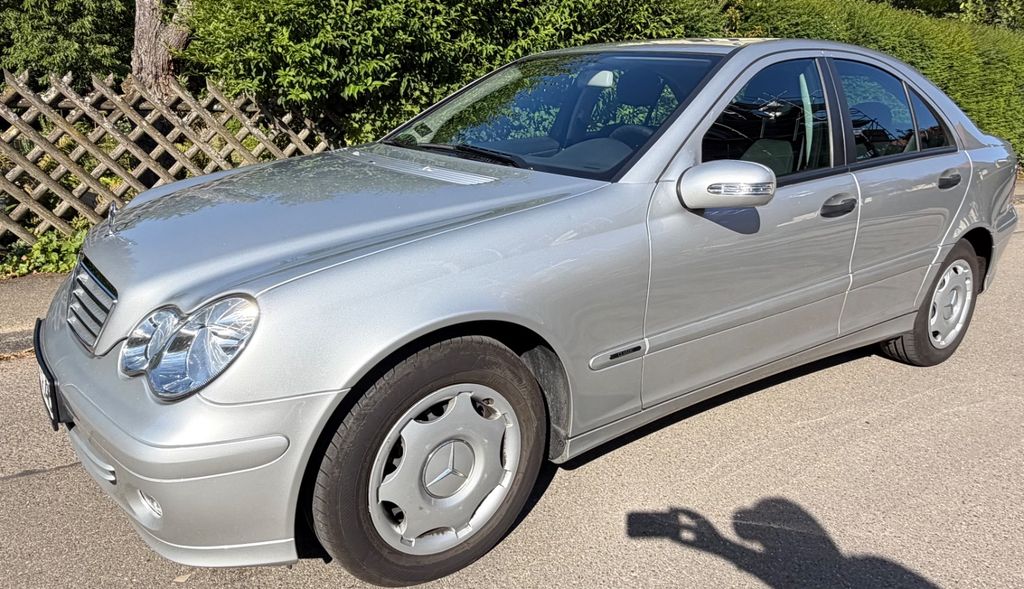 Mercedes-Benz C 200 96.000 km 5.700 &euro; Stuttgart 70597
