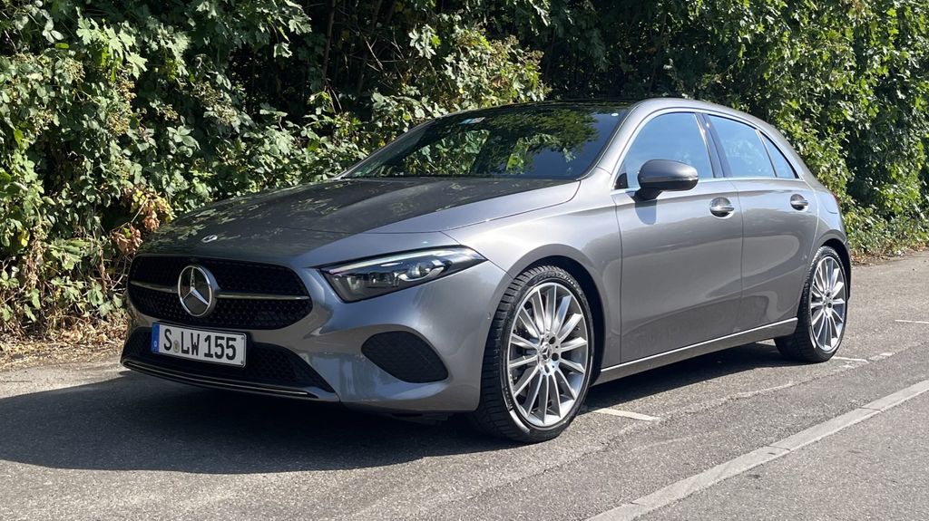 Mercedes-Benz A 250 15.000 km 39.490 &euro; Stuttgart 70176